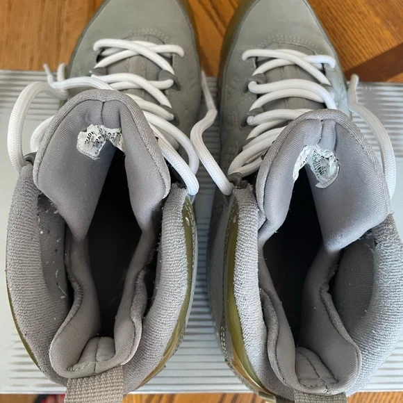 Men’s Jordan 9 Cool Gray OG 2002, Size 9 - Picture 6 of 11